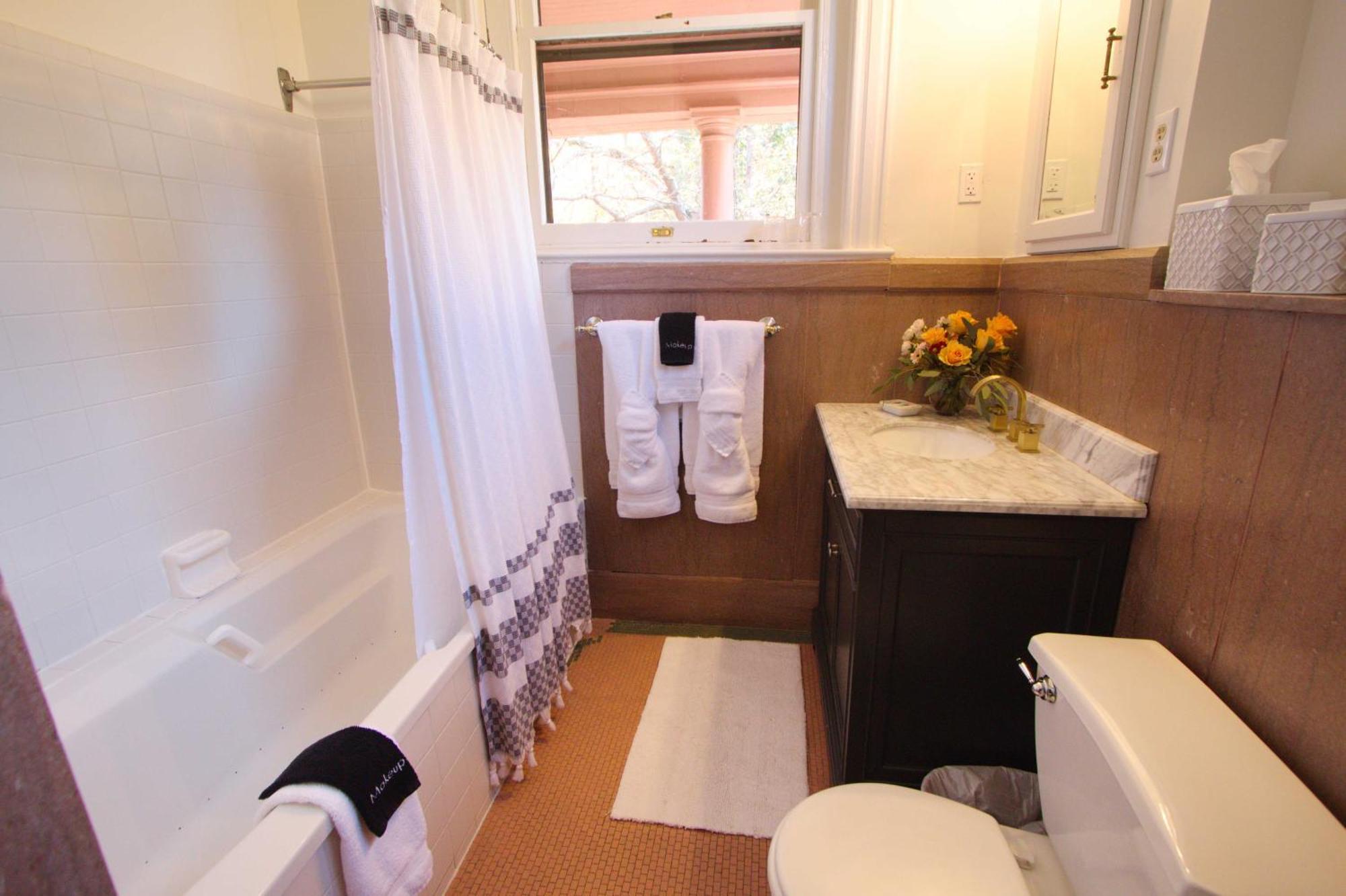 Louisville Bourbon Inn Quarto foto